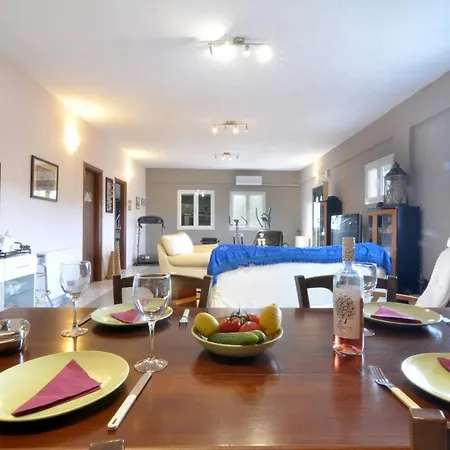 Helenas Luxurious * コルフ島